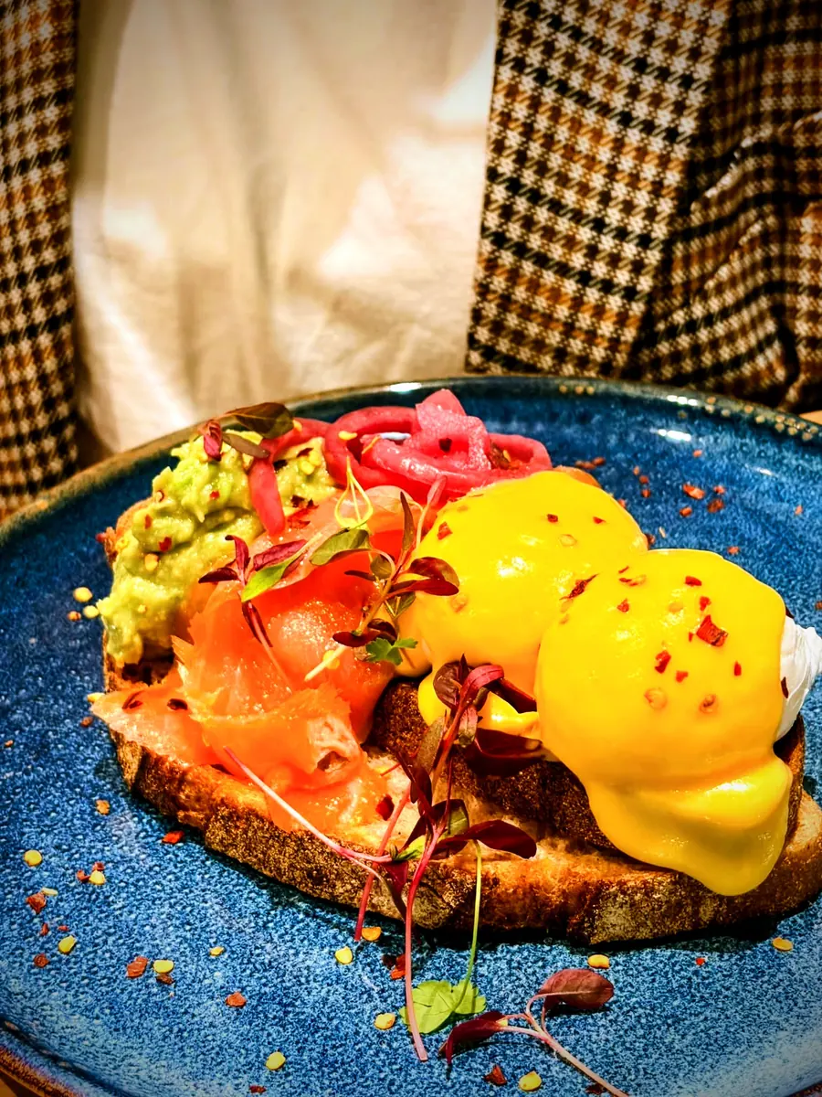 Poached eggs and smoked salmon on toast