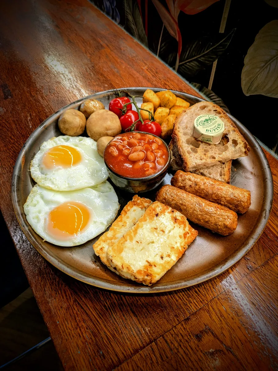 Vegetarian breakfast with halloumi and sausages